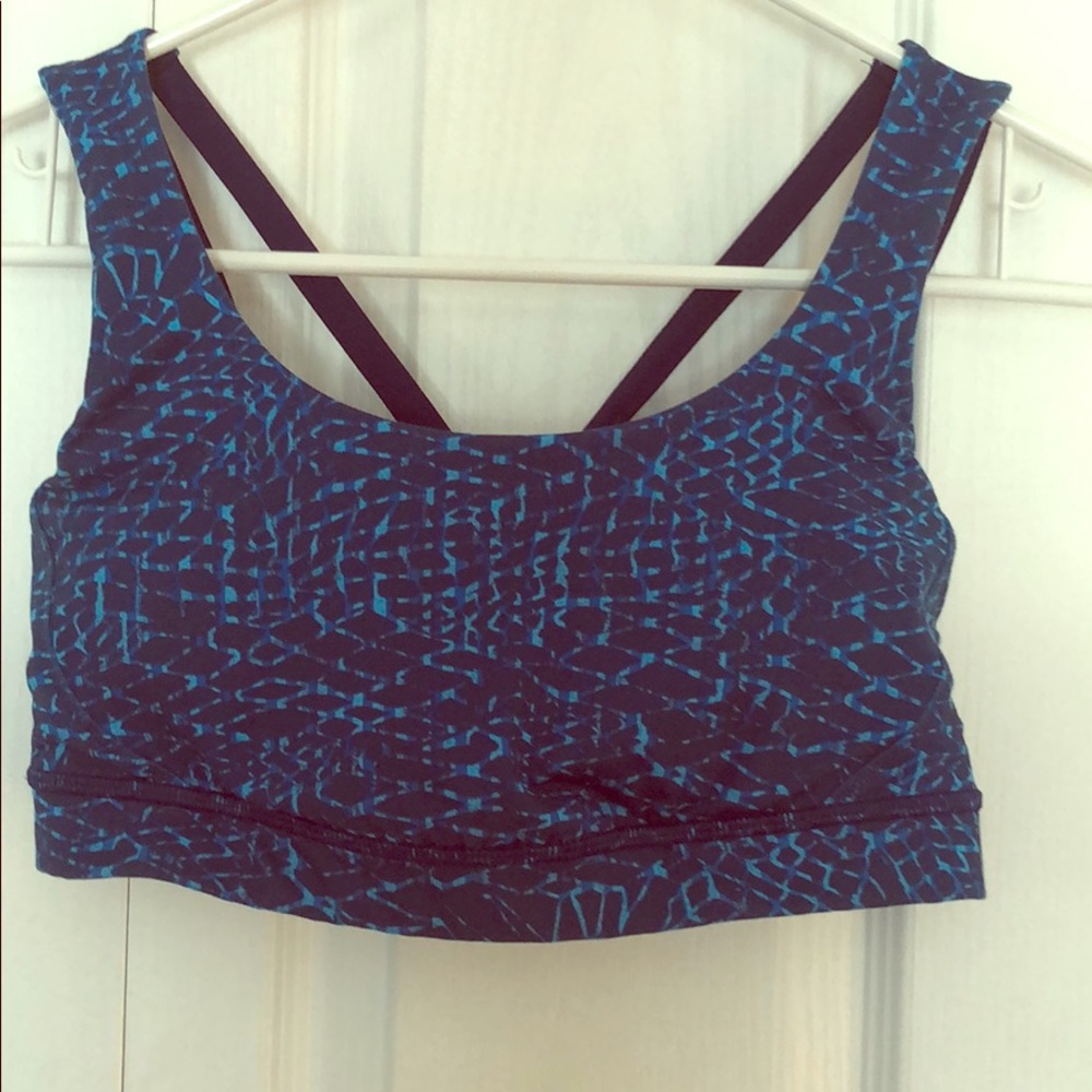 Lululemon sports bra size 6